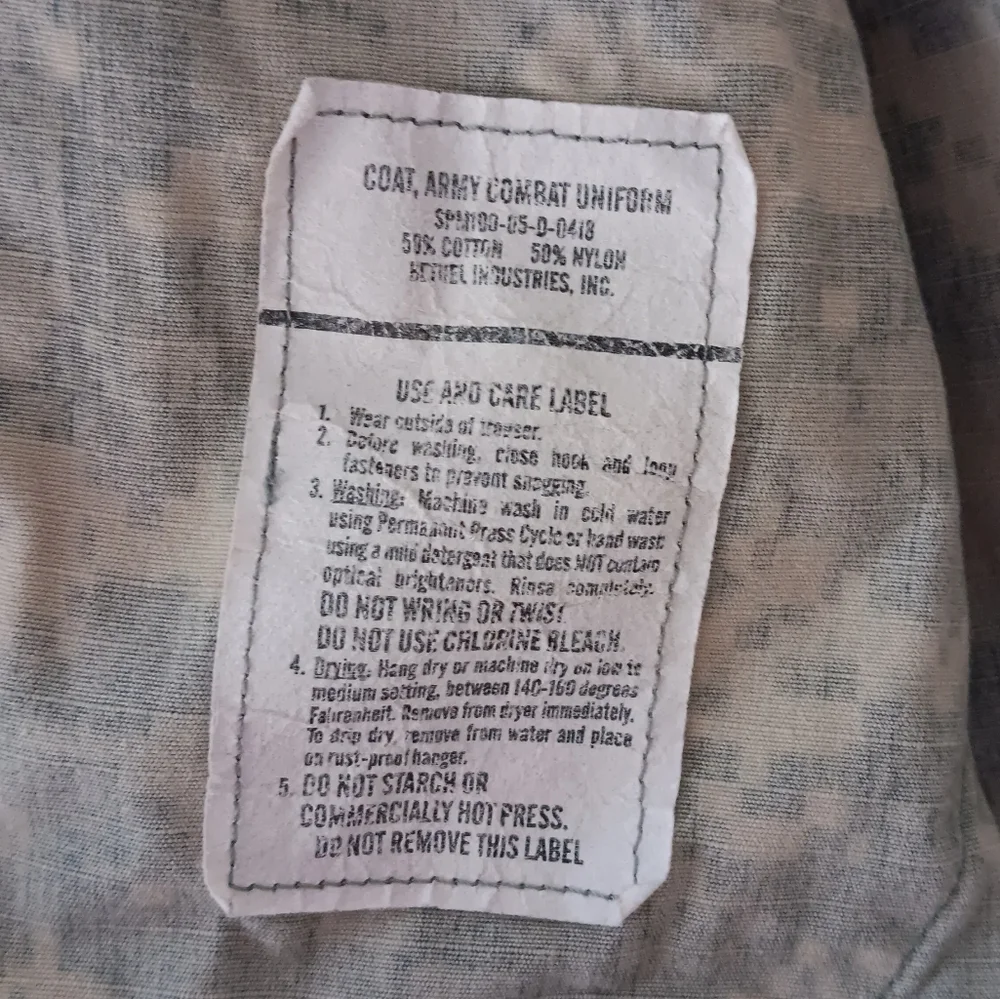 U.S. Army Coat Combat Uniform Nylon Cotton 50/50 Digital Camo Large Regular